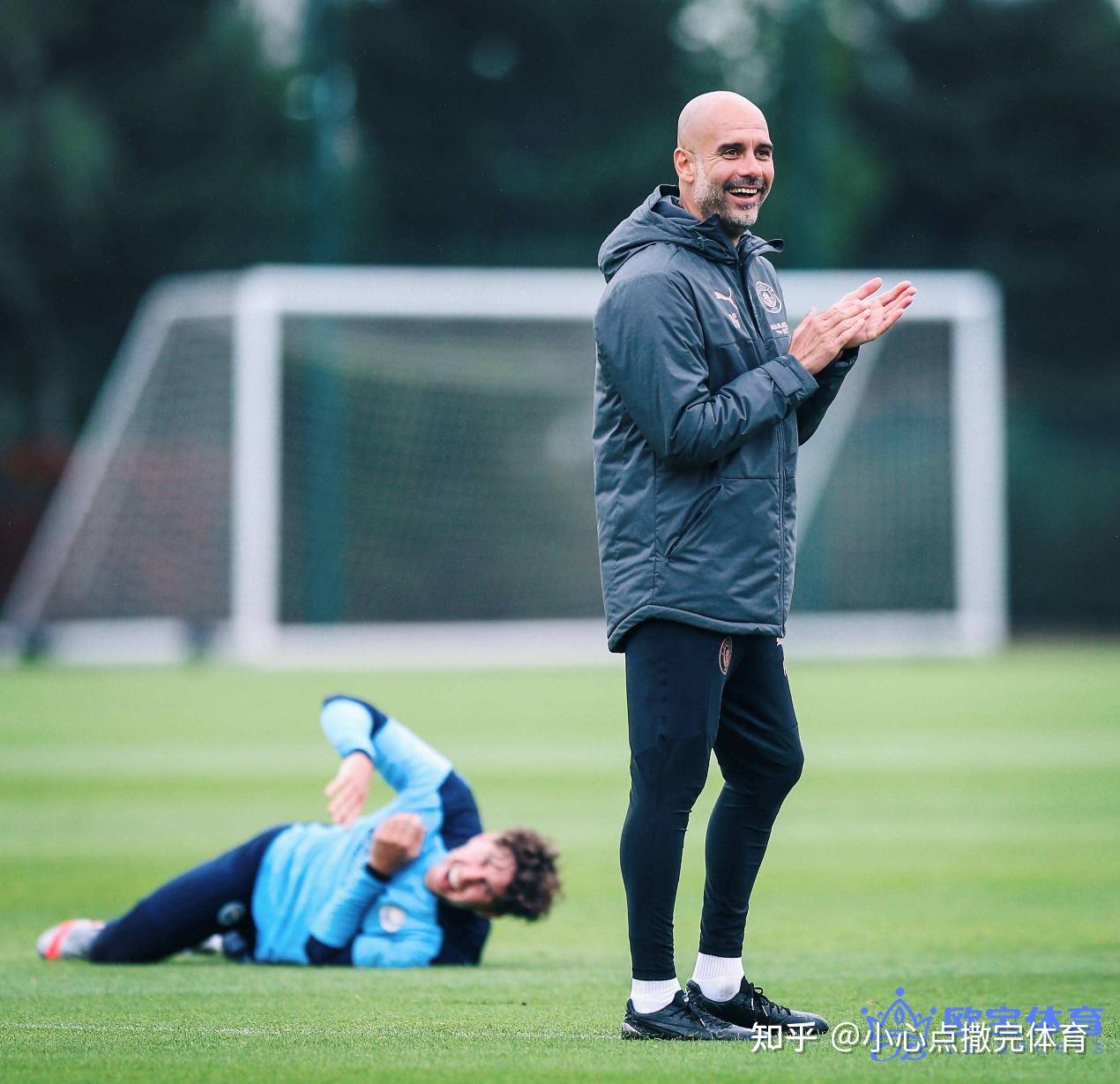 kaiyun-埃因霍温训练开放日，窗口期刷新队史纪录引欢呼，英超在即，资深球员宣示担当的简单介绍