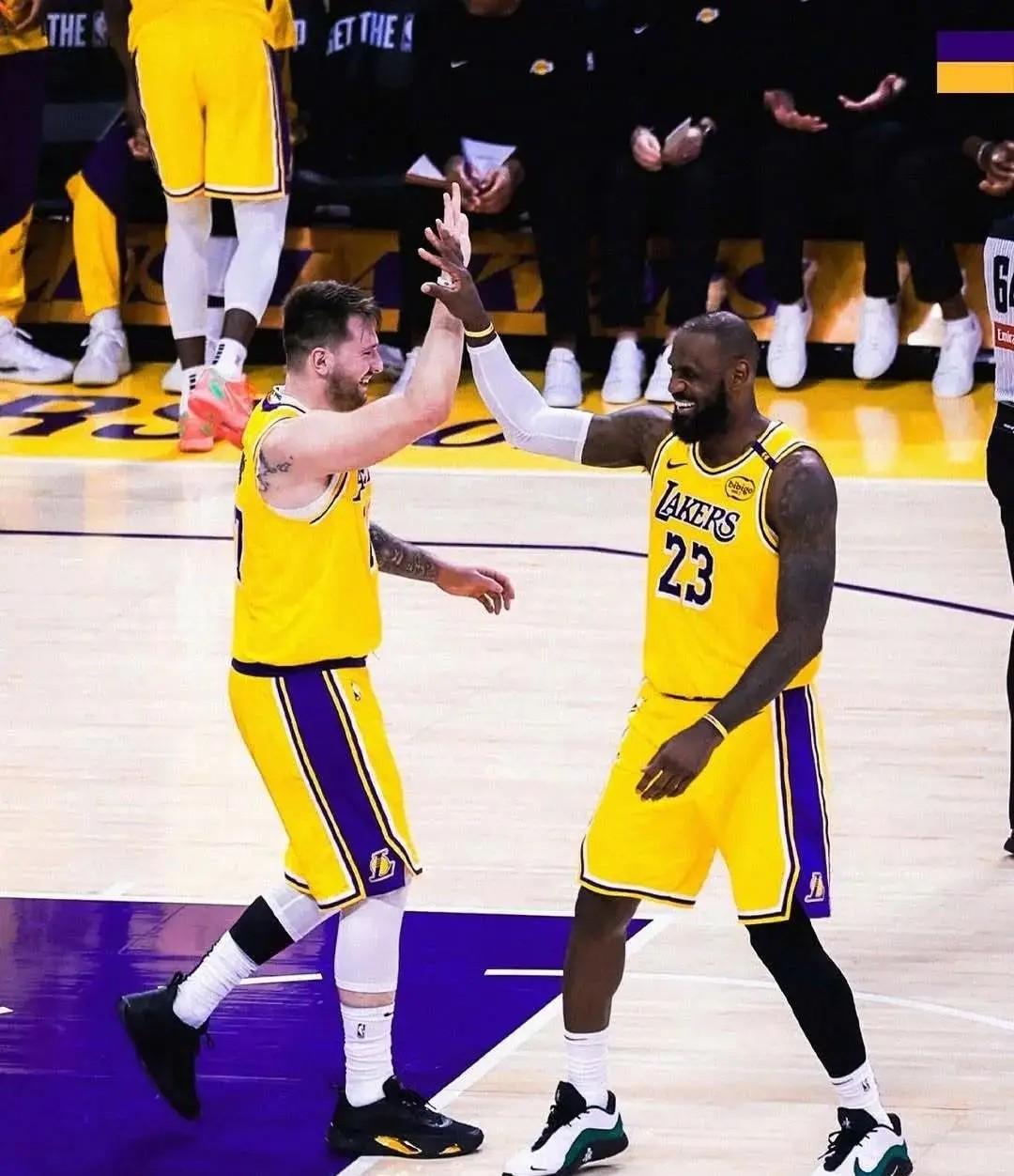 开云体育下载-洛杉矶湖人今夜调整名单，志在欧篮联名次提升，信心回归，球队文化再被提及的简单介绍