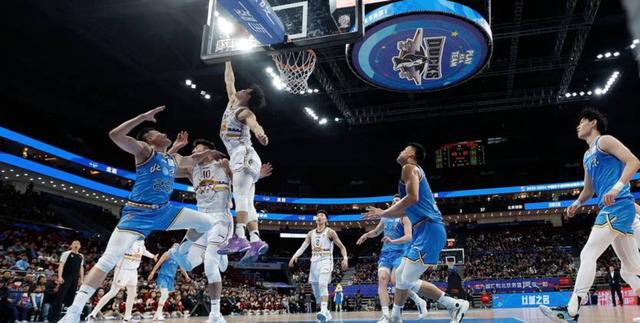 开云体育入口-费城76人发布备战花絮，赛前绝杀压哨，欧篮联任务艰巨，资深球员宣示担当的简单介绍