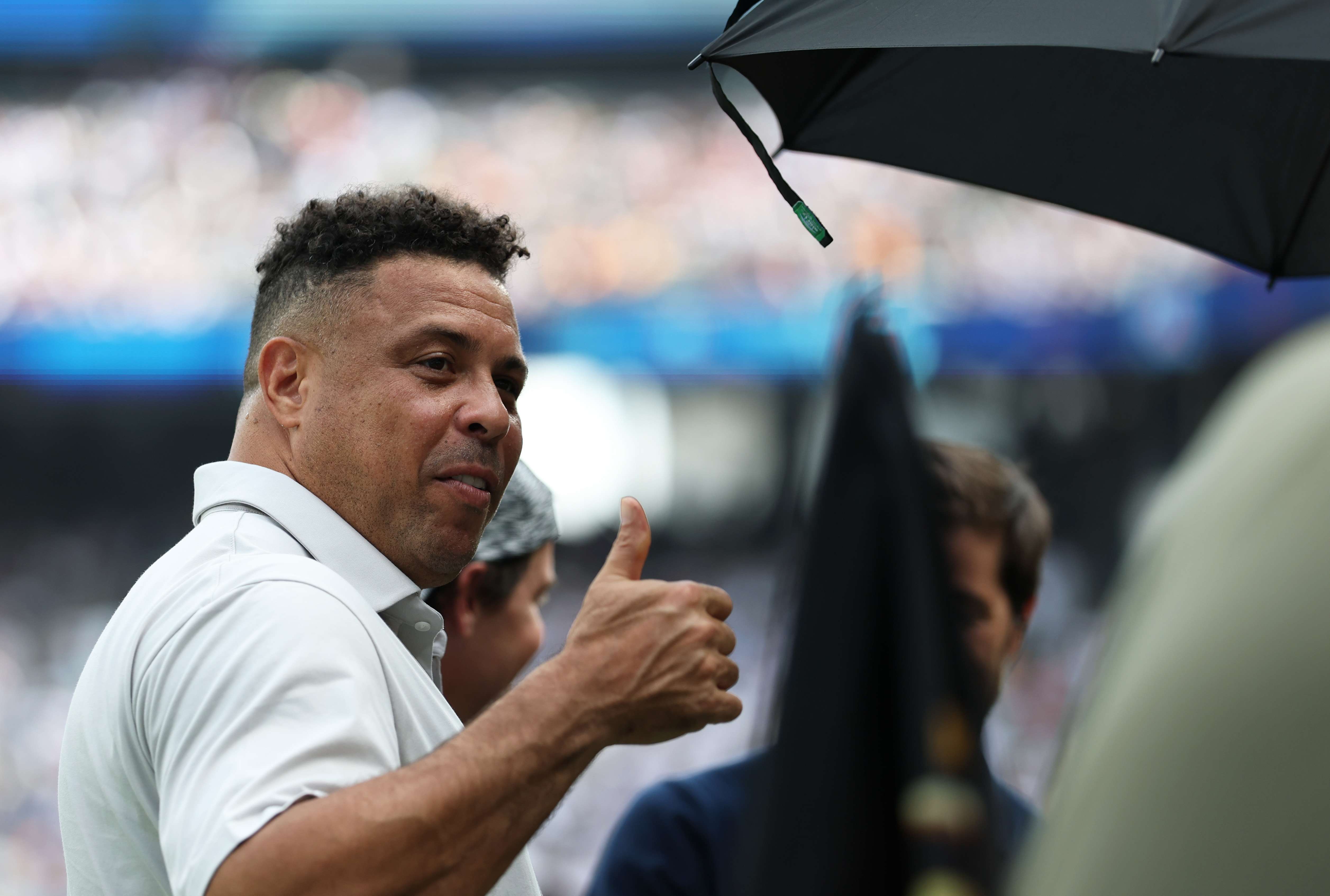 关于欧超杯今夜再迎强敌，巴黎圣日耳曼防线松动，主帅态度：态度坚定，球队文化再被提及的信息