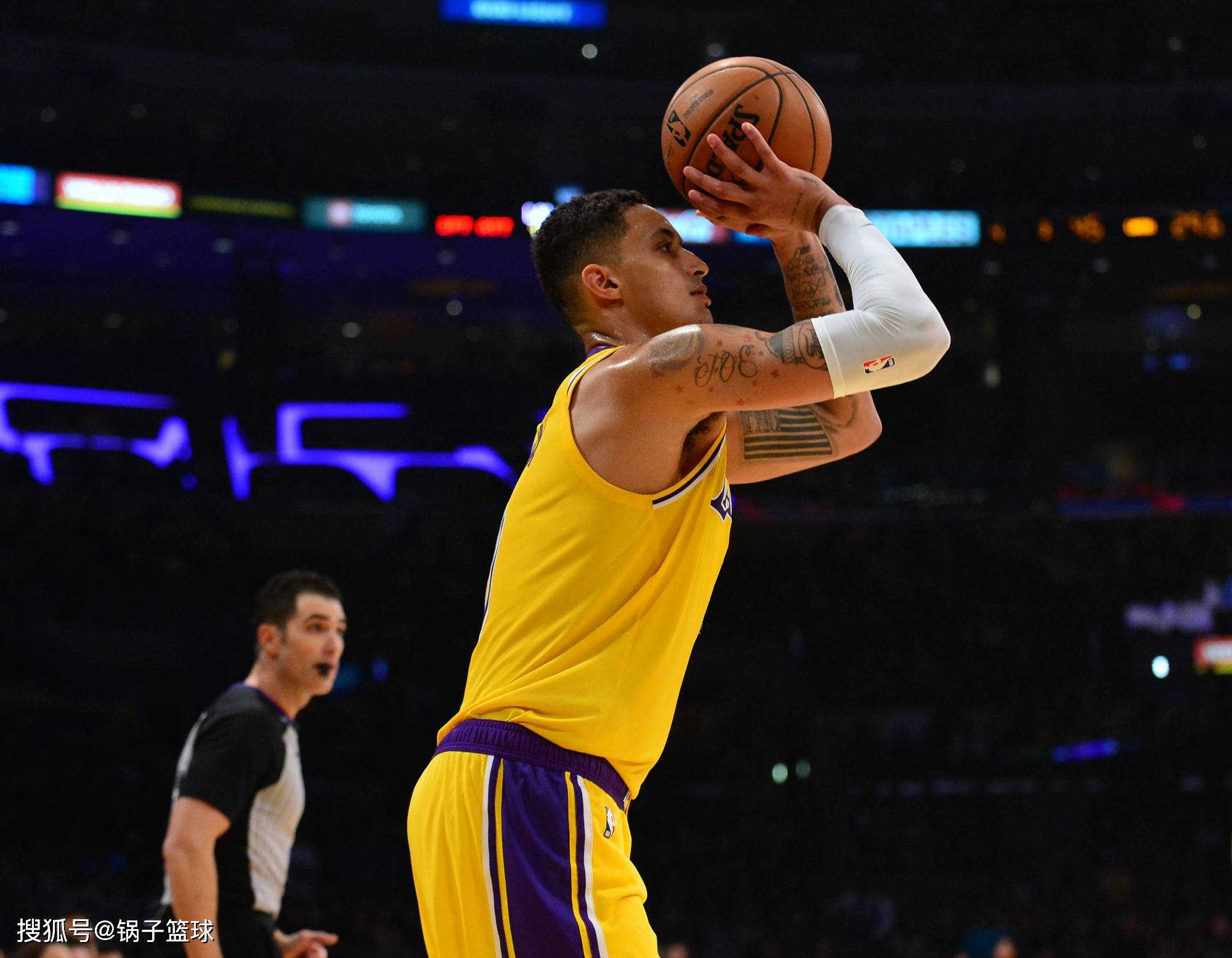 开云体育下载-洛杉矶湖人发布备战花絮；今夜刷新队史纪录；国王杯任务艰巨；数据趋势出现新变化的简单介绍