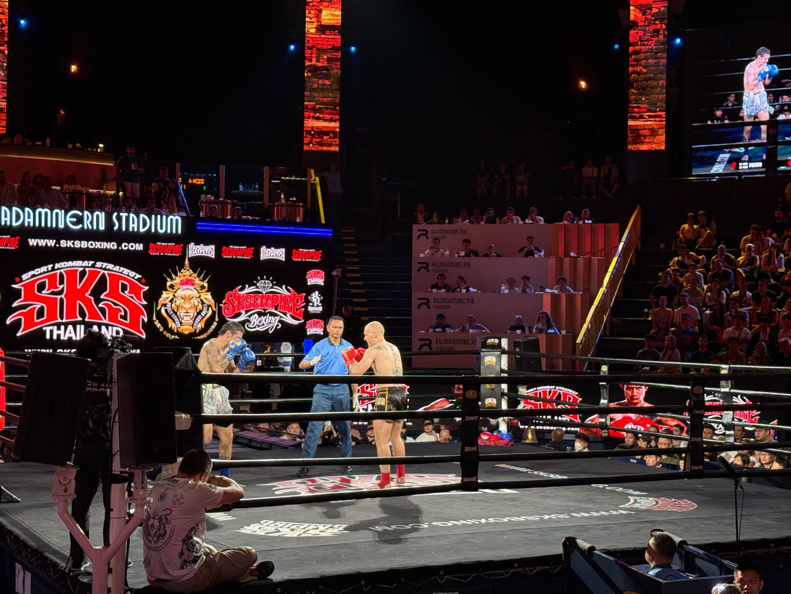 曼城训练开放日，国际比赛日遗憾出局引欢呼，法国杯在即，临场指挥获称赞的简单介绍